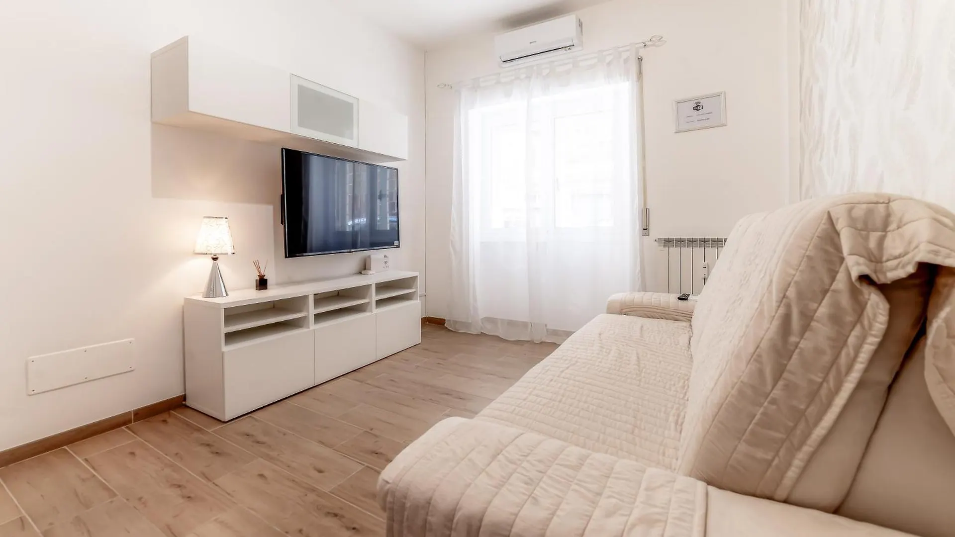 Mary Flat - Metro Garbatella Daire Roma 0*,  İtalya